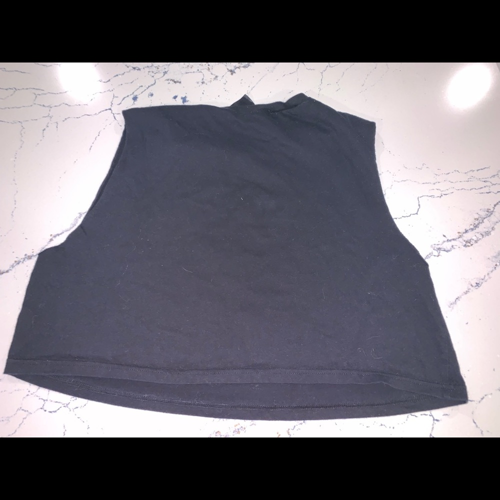 Crop top - Picture 2 of 2